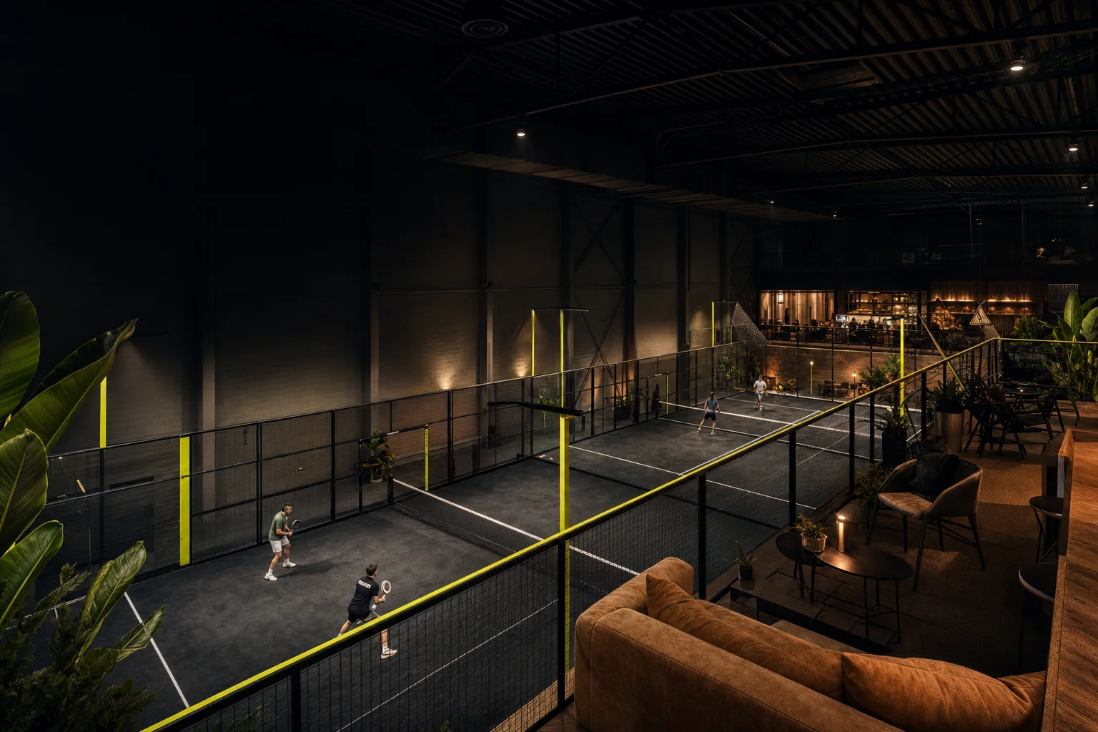 Moderner Indoor-Padel-Club mit Courts und Hospitality-Bereich